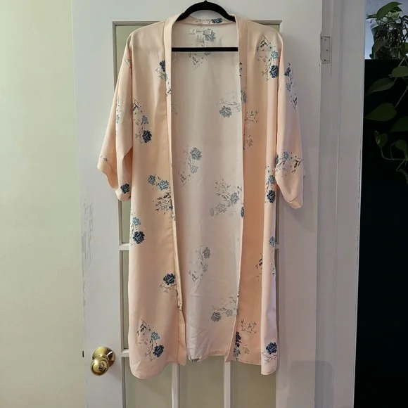 Floral Robe - Picture 1 of 4